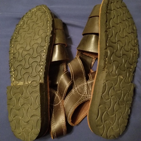 Men Sandals - Picture 2 of 3